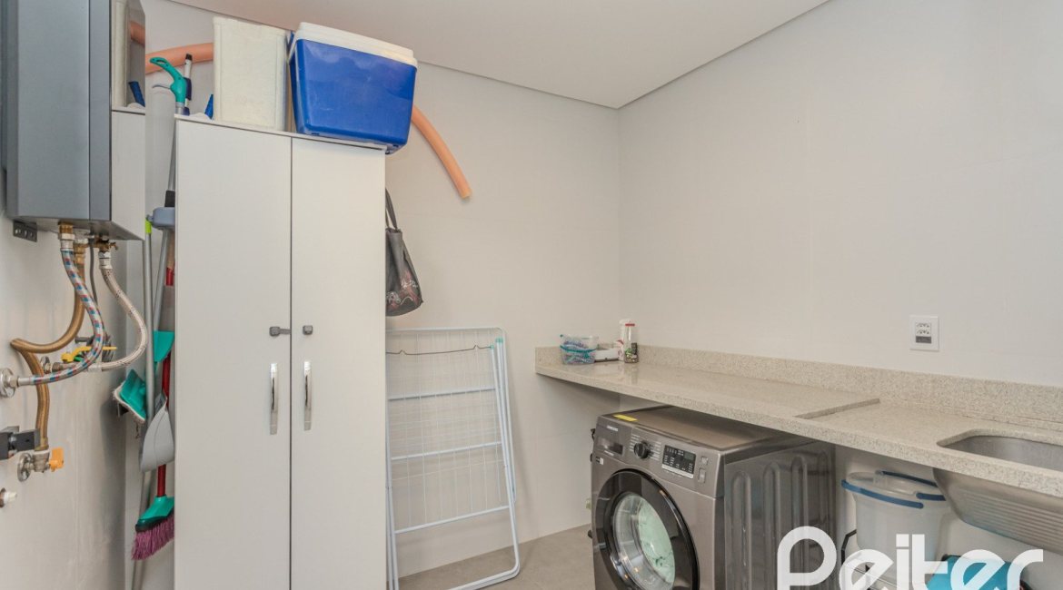 Casa em Condomínio à venda com 345m², 4 dormitórios, 4 suítes, 4 vagas, no bairro Alphaville em PORTO ALEGRE