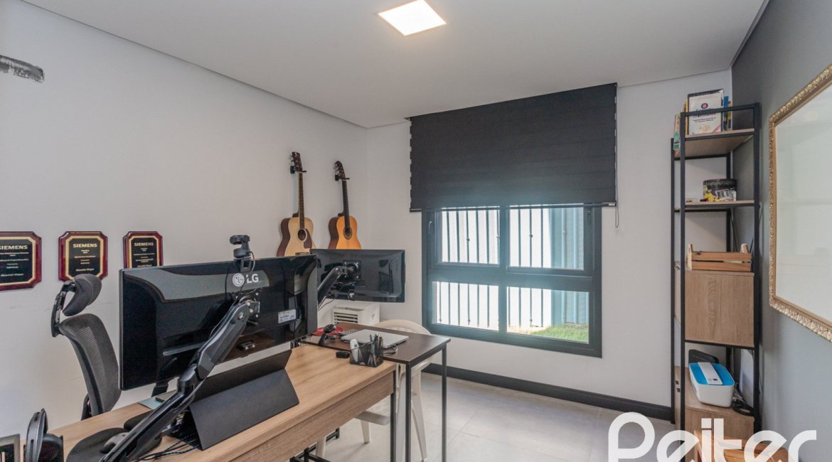 Casa em Condomínio à venda com 345m², 4 dormitórios, 4 suítes, 4 vagas, no bairro Alphaville em PORTO ALEGRE