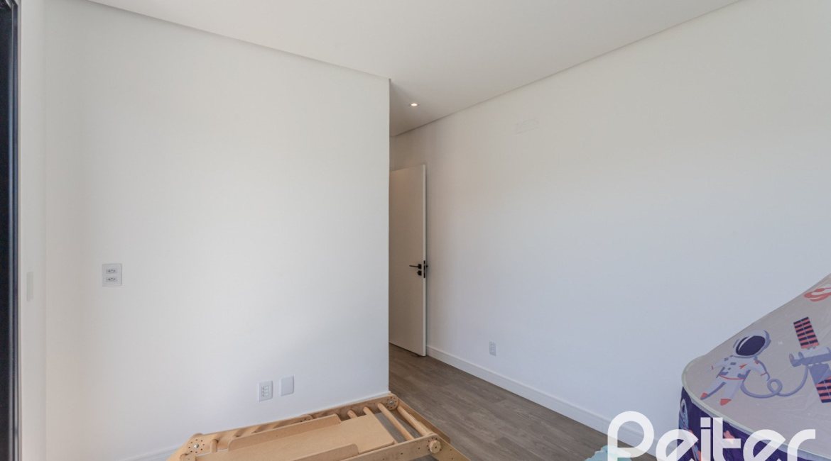 Casa em Condomínio à venda com 345m², 4 dormitórios, 4 suítes, 4 vagas, no bairro Alphaville em PORTO ALEGRE