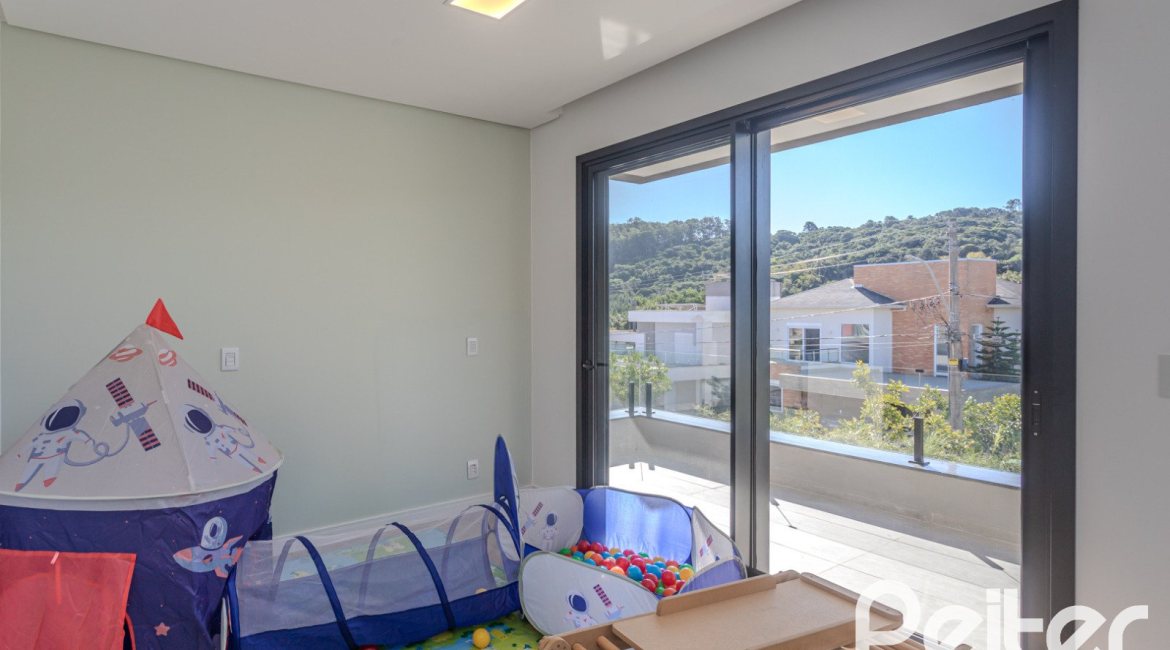 Casa em Condomínio à venda com 345m², 4 dormitórios, 4 suítes, 4 vagas, no bairro Alphaville em PORTO ALEGRE