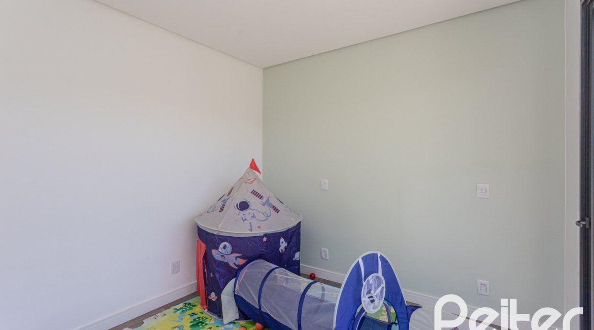 Casa em Condomínio à venda com 345m², 4 dormitórios, 4 suítes, 4 vagas, no bairro Alphaville em PORTO ALEGRE