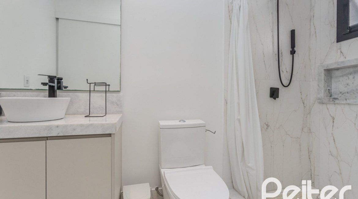Casa em Condomínio à venda com 345m², 4 dormitórios, 4 suítes, 4 vagas, no bairro Alphaville em PORTO ALEGRE