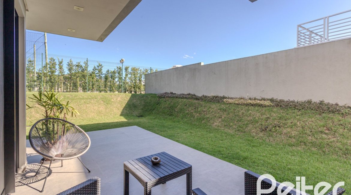 Casa em Condomínio à venda com 345m², 4 dormitórios, 4 suítes, 4 vagas, no bairro Alphaville em PORTO ALEGRE