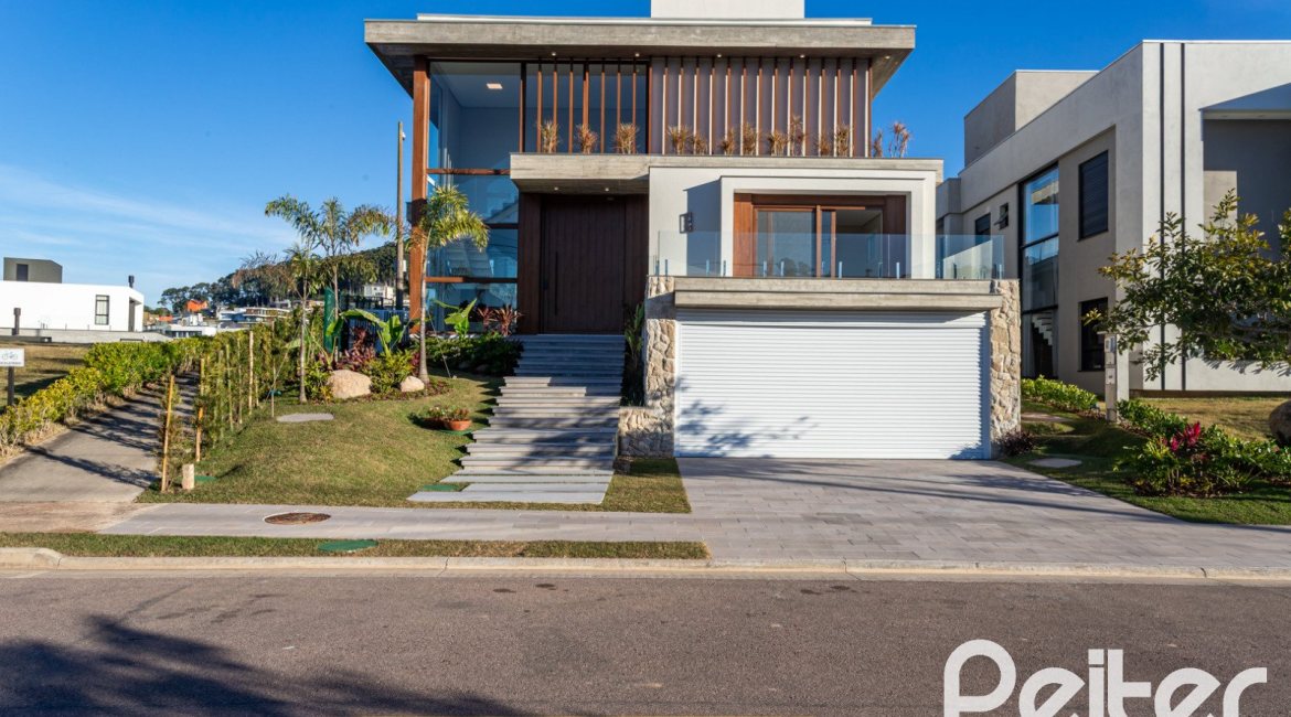Casa em Condomínio à venda com 400m², 3 dormitórios, 3 suítes, 4 vagas, no bairro Alphaville em PORTO ALEGRE