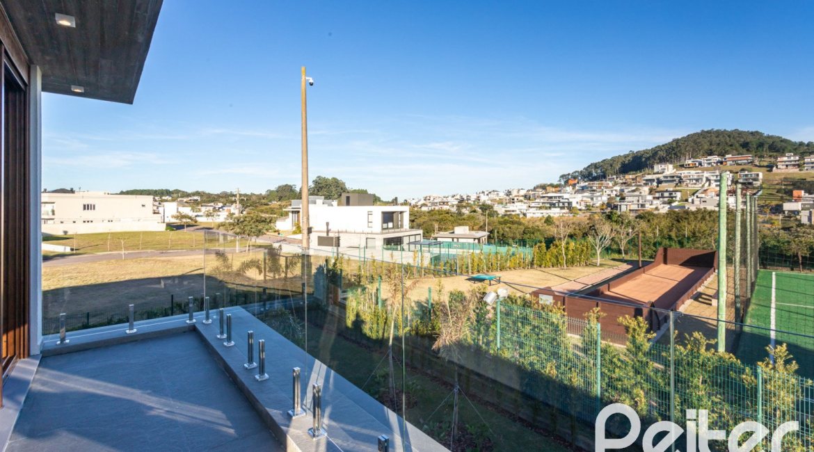 Casa em Condomínio à venda com 400m², 3 dormitórios, 3 suítes, 4 vagas, no bairro Alphaville em PORTO ALEGRE