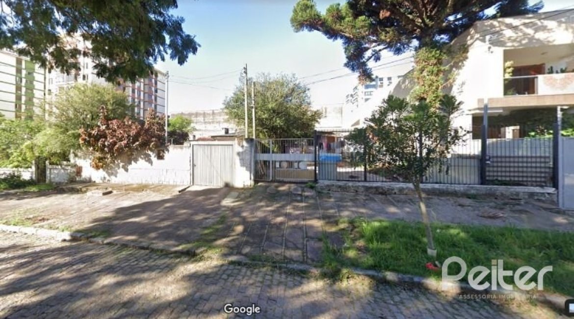 Terreno à venda com 484m², no bairro Tristeza em Porto Alegre