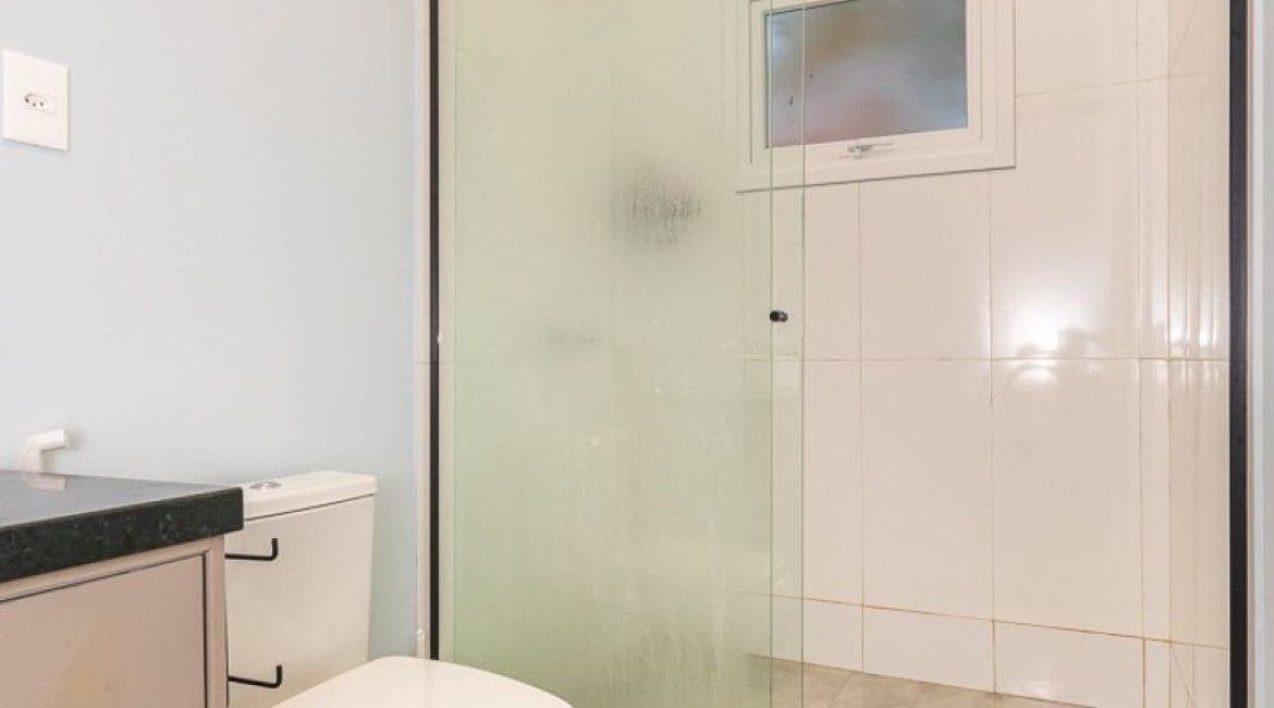 Casa à venda com 300m², 5 dormitórios, 5 suítes, 4 vagas, no bairro Jardim Isabel em Porto Alegre