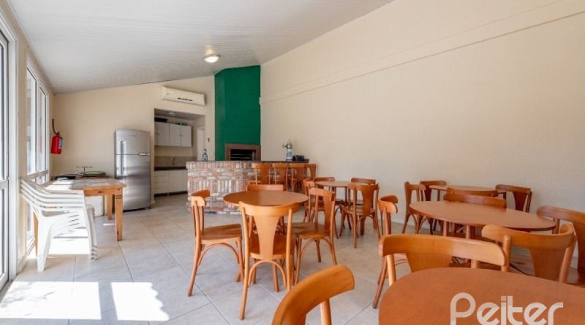 Casa em Condomínio à venda com 162m², 3 dormitórios, 1 suíte, 2 vagas, no bairro Vila Assunção em PORTO ALEGRE