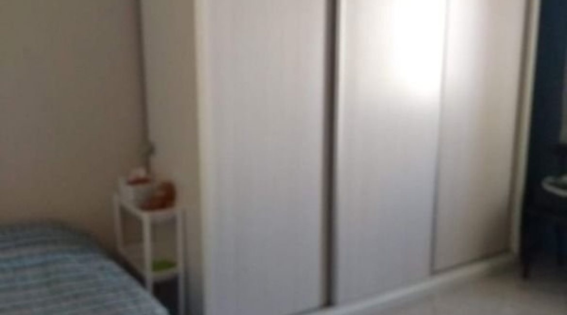 Casa à venda com 107m², 3 dormitórios, 1 suíte, 3 vagas, no bairro Guarujá em Porto Alegre