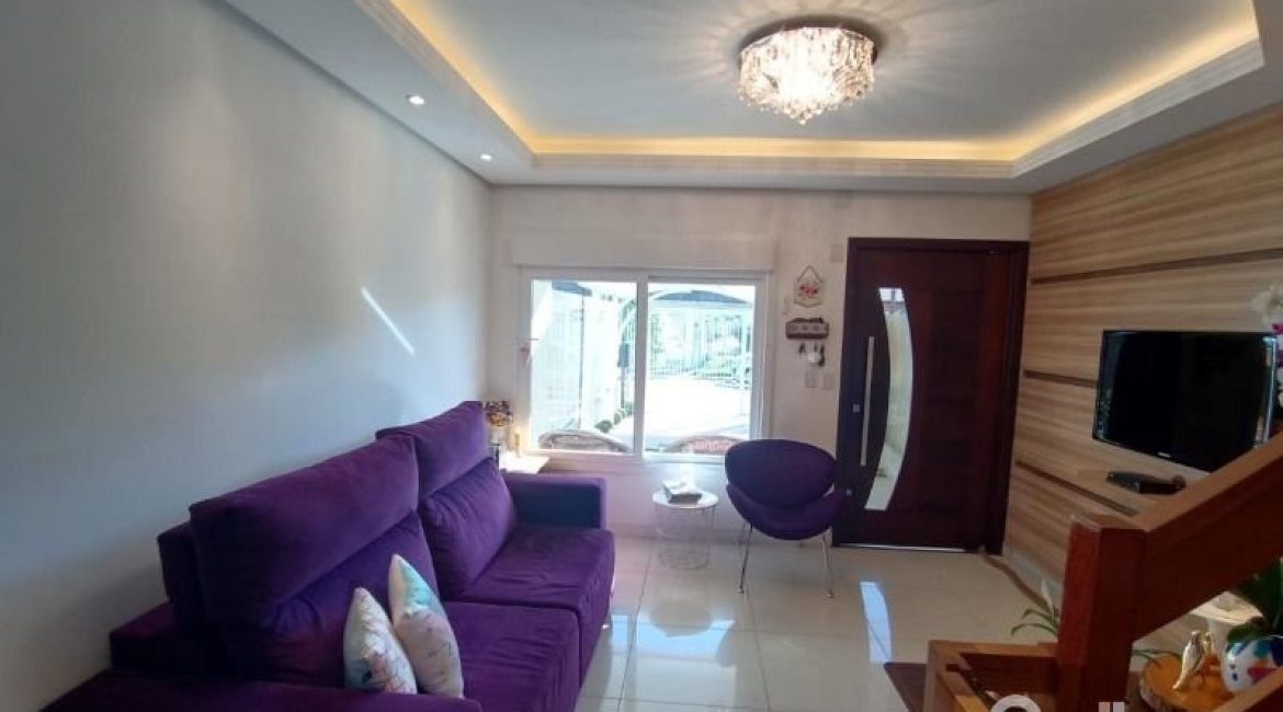 Casa à venda com 118m², 3 dormitórios, 1 suíte, 2 vagas, no bairro Hípica em Porto Alegre