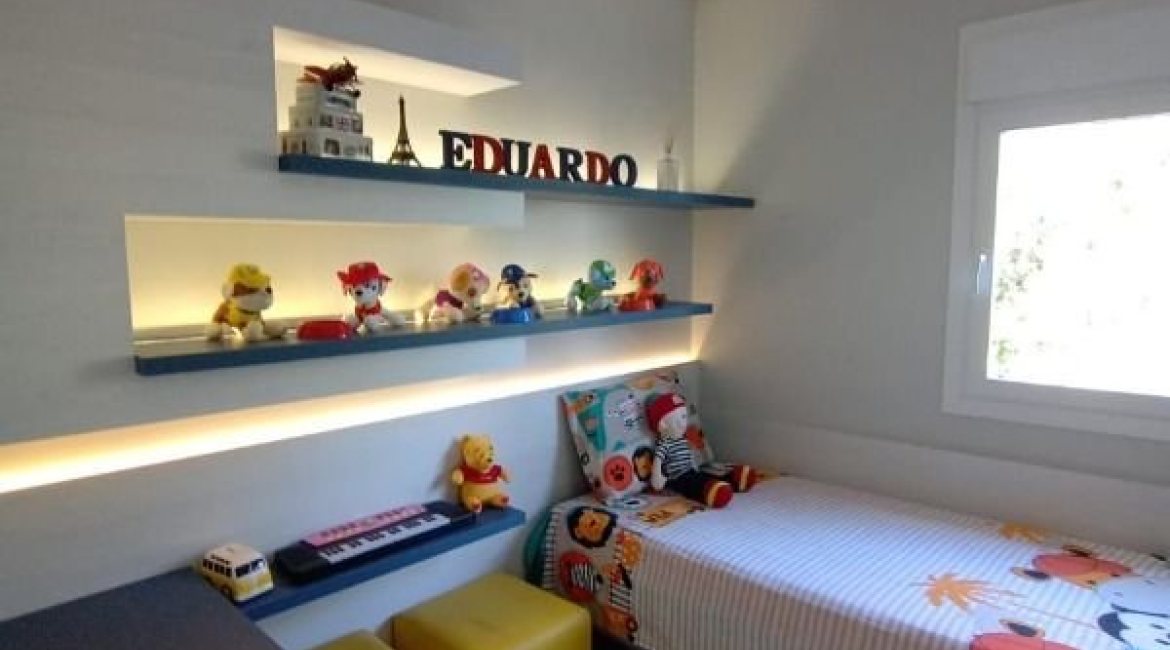 Casa à venda com 118m², 3 dormitórios, 1 suíte, 2 vagas, no bairro Hípica em Porto Alegre