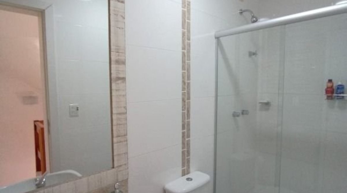 Casa à venda com 118m², 3 dormitórios, 1 suíte, 2 vagas, no bairro Hípica em Porto Alegre