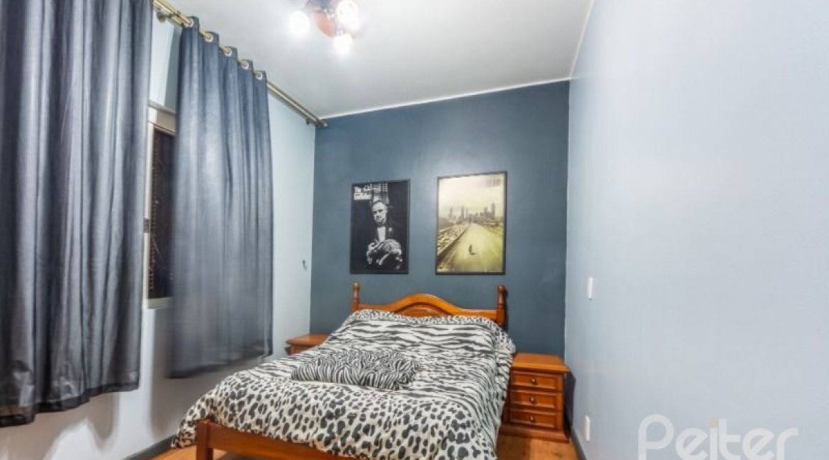 Casa à venda com 377m², 4 dormitórios, 3 suítes, 4 vagas, no bairro Vila Assunção em Porto Alegre