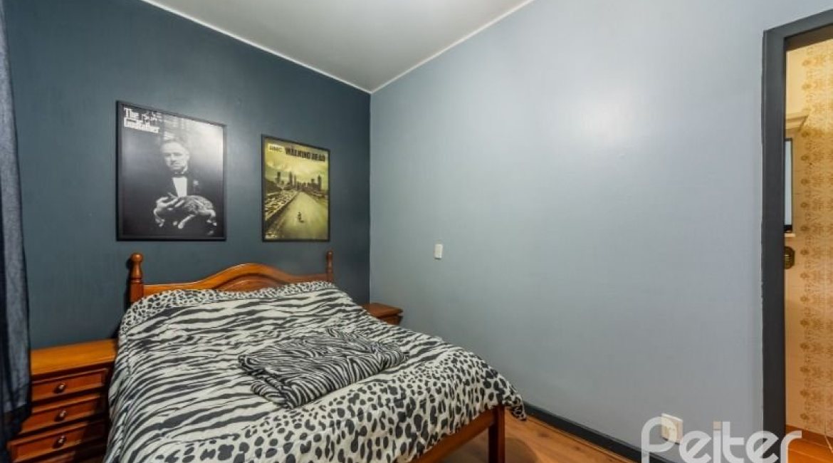 Casa à venda com 377m², 4 dormitórios, 3 suítes, 4 vagas, no bairro Vila Assunção em Porto Alegre