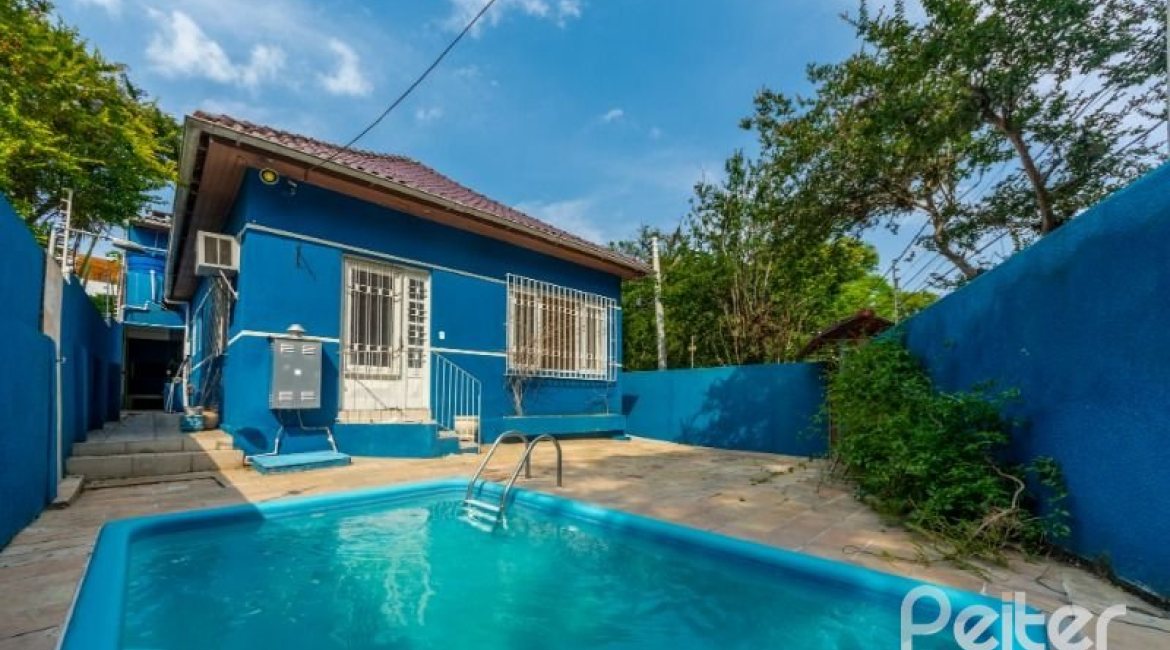 Casa à venda com 120m², 3 dormitórios, 2 vagas, no bairro Ipanema em Porto Alegre