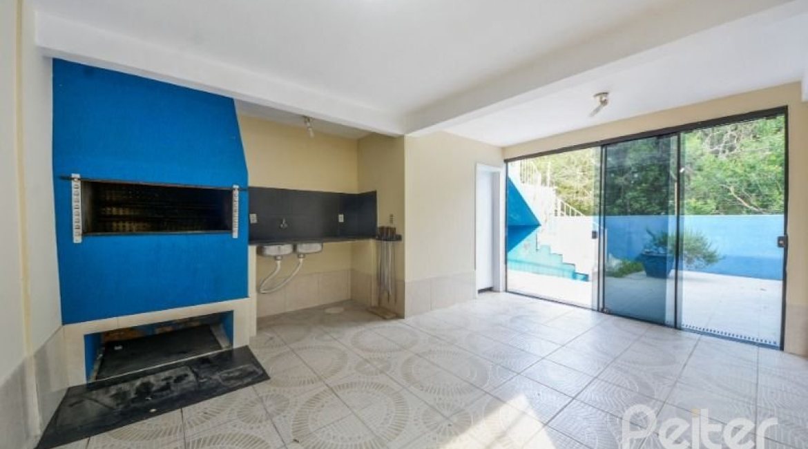 Casa à venda com 120m², 3 dormitórios, 2 vagas, no bairro Ipanema em Porto Alegre