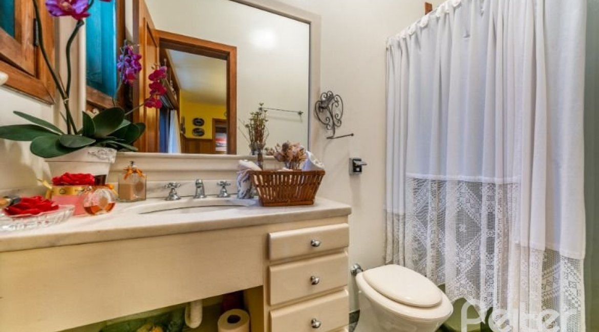  à venda, no bairro  em 