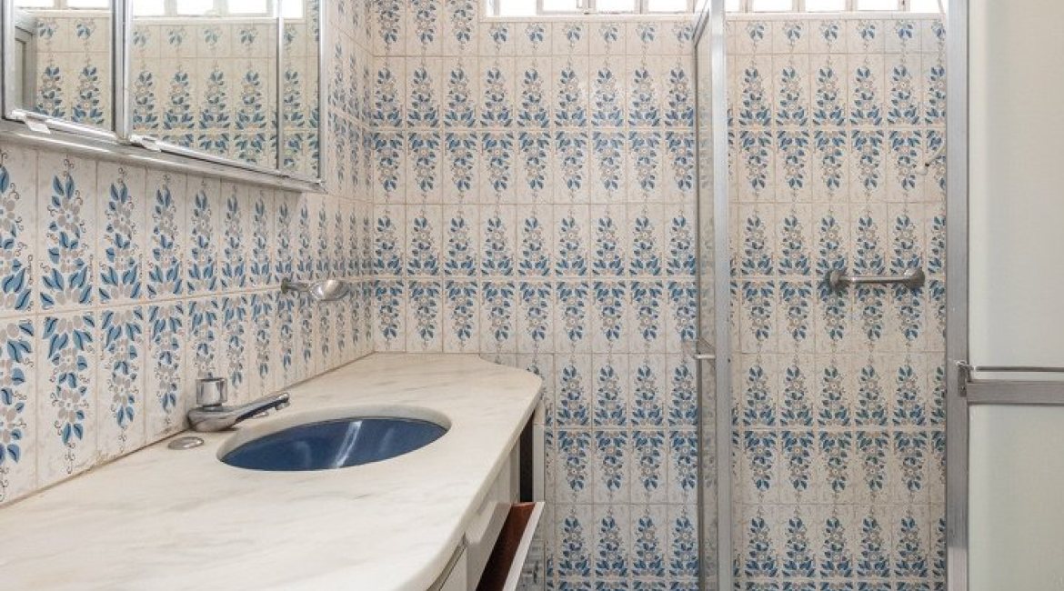 Casa à venda com 110m², 2 dormitórios, 2 vagas, no bairro Tristeza em Porto Alegre