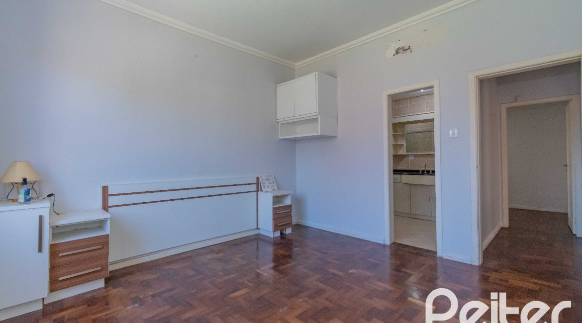 Casa à venda com 134m², 2 dormitórios, 2 suítes, 2 vagas, no bairro Vila Assunção em Porto Alegre