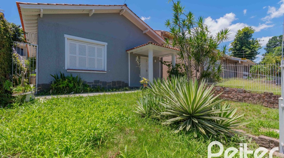 Casa à venda com 134m², 2 dormitórios, 2 suítes, 2 vagas, no bairro Vila Assunção em Porto Alegre