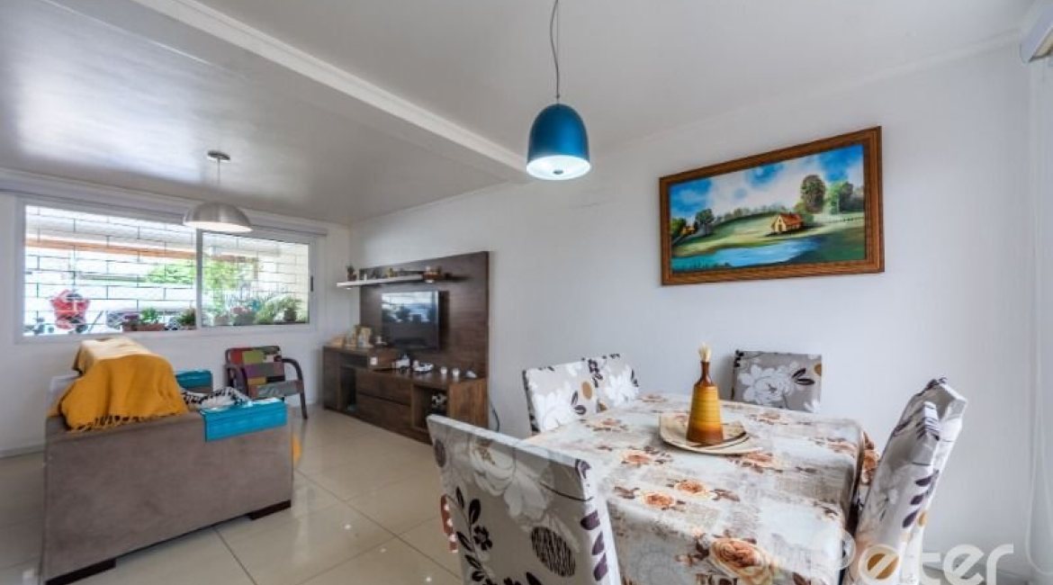 Casa em Condomínio à venda com 126m², 3 dormitórios, 1 suíte, 2 vagas, no bairro Tristeza em Porto Alegre