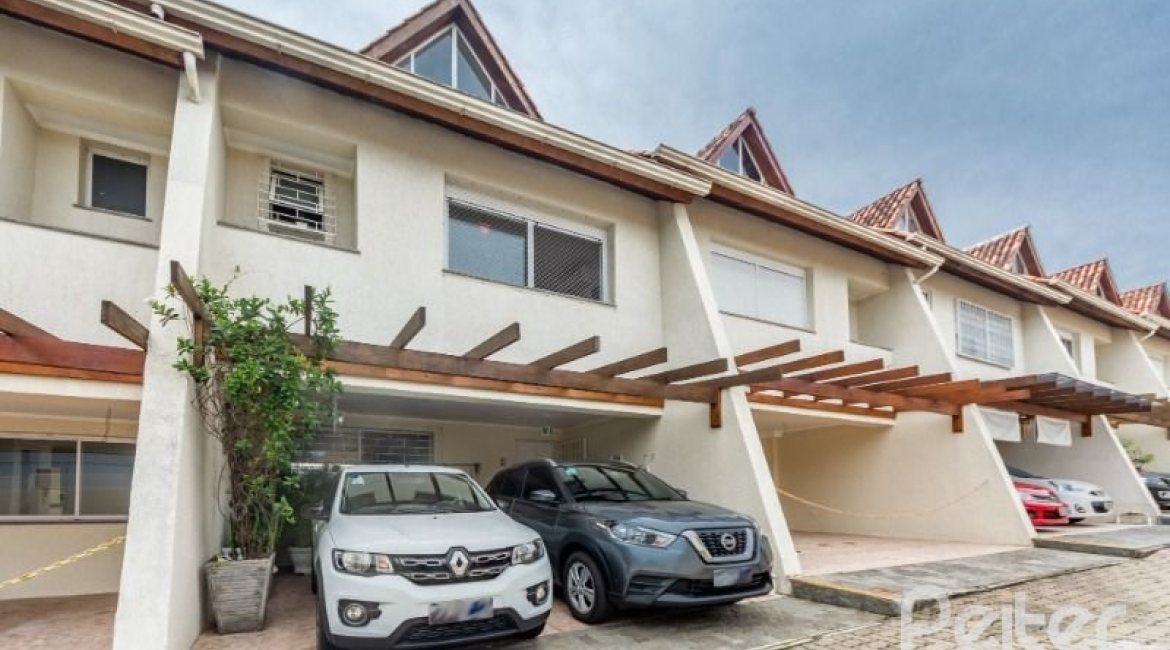 Casa em Condomínio à venda com 126m², 3 dormitórios, 1 suíte, 2 vagas, no bairro Tristeza em Porto Alegre