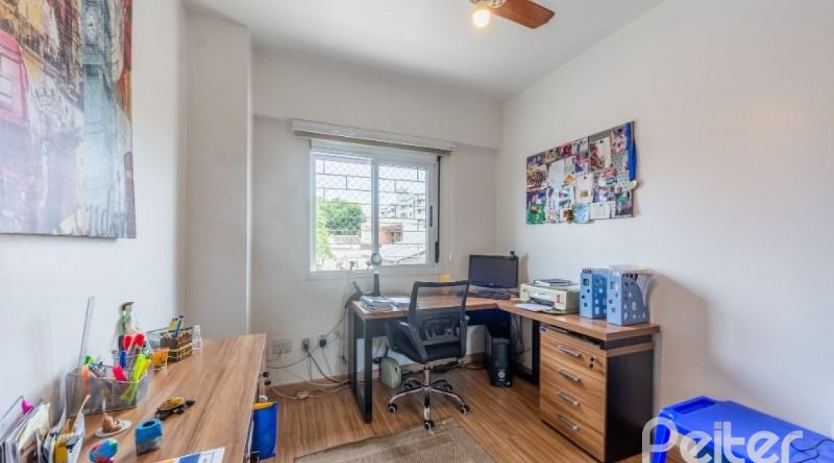 Casa em Condomínio à venda com 126m², 3 dormitórios, 1 suíte, 2 vagas, no bairro Tristeza em Porto Alegre