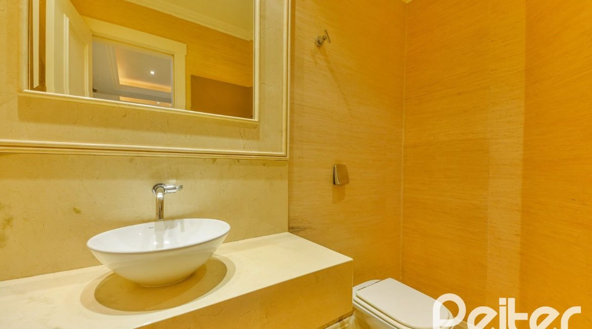 Casa em Condomínio à venda com 358m², 3 dormitórios, 3 suítes, 4 vagas, no bairro Terra Ville em PORTO ALEGRE