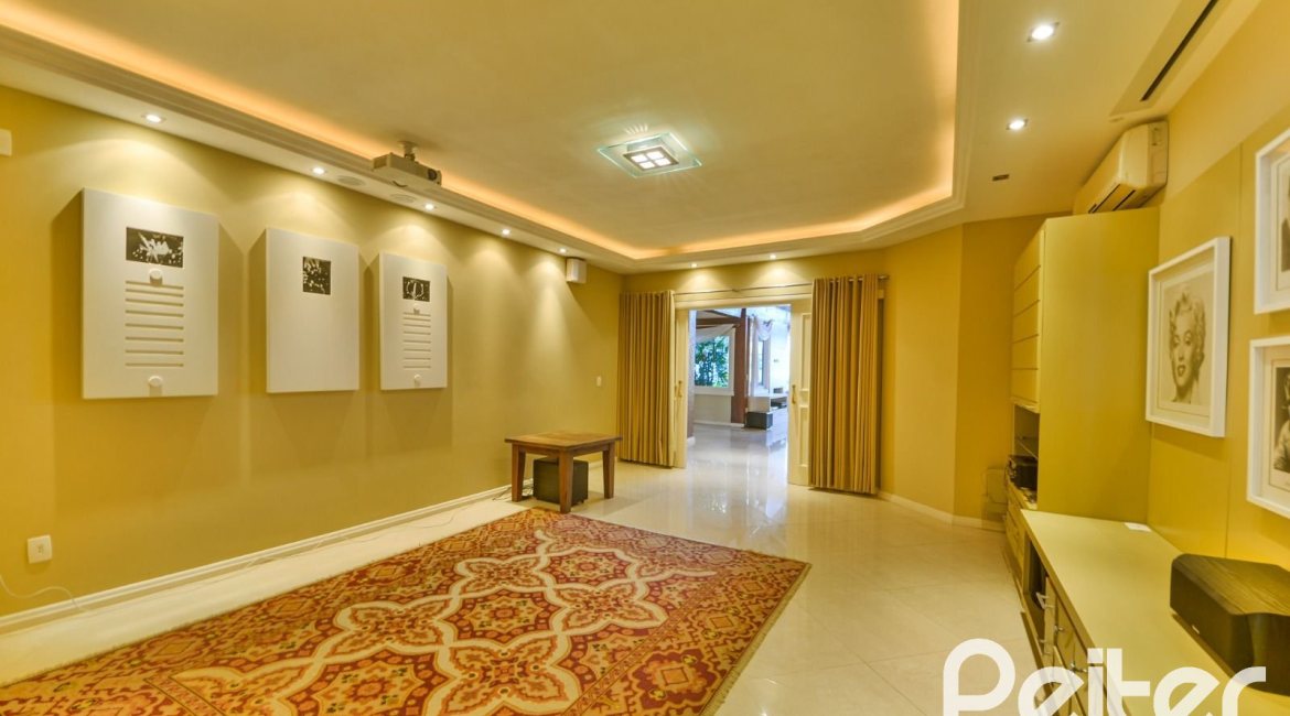 Casa em Condomínio à venda com 358m², 3 dormitórios, 3 suítes, 4 vagas, no bairro Terra Ville em PORTO ALEGRE