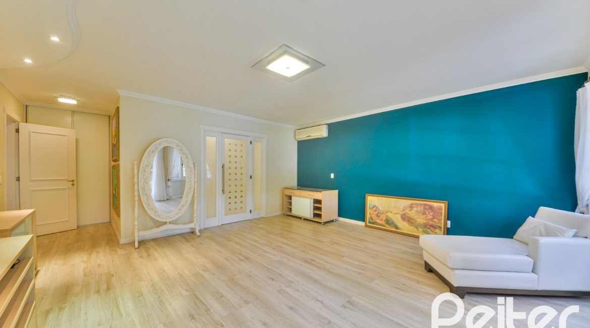 Casa em Condomínio à venda com 358m², 3 dormitórios, 3 suítes, 4 vagas, no bairro Terra Ville em PORTO ALEGRE