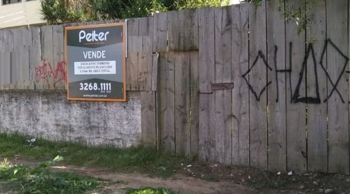 Terreno à venda com 1374m², no bairro Ipanema em Porto Alegre