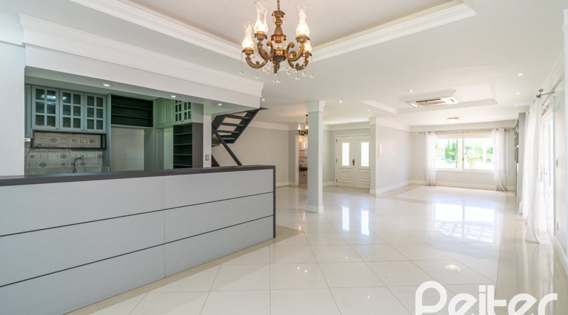 Casa em Condomínio à venda com 217m², 3 dormitórios, 1 suíte, 2 vagas, no bairro Terra Ville em Porto Alegre