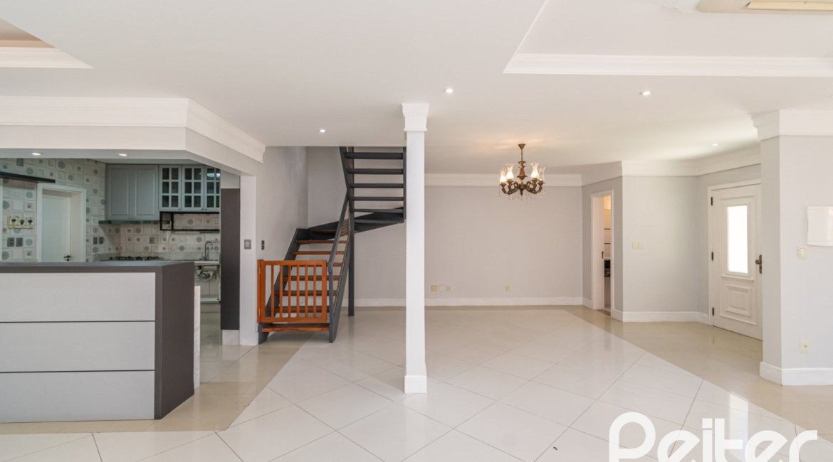 Casa em Condomínio à venda com 217m², 3 dormitórios, 1 suíte, 2 vagas, no bairro Terra Ville em Porto Alegre