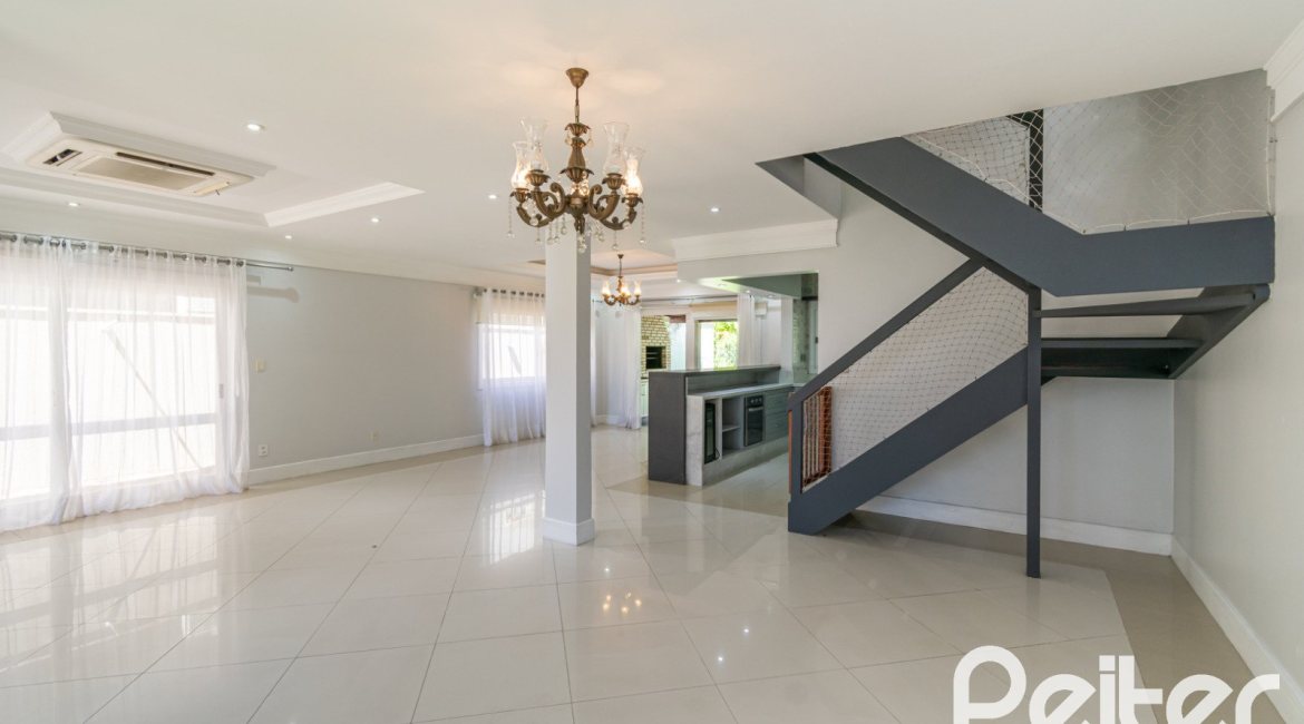 Casa em Condomínio à venda com 217m², 3 dormitórios, 1 suíte, 2 vagas, no bairro Terra Ville em Porto Alegre