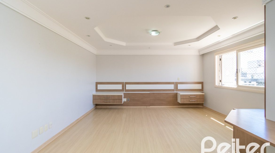 Casa em Condomínio à venda com 217m², 3 dormitórios, 1 suíte, 2 vagas, no bairro Terra Ville em Porto Alegre