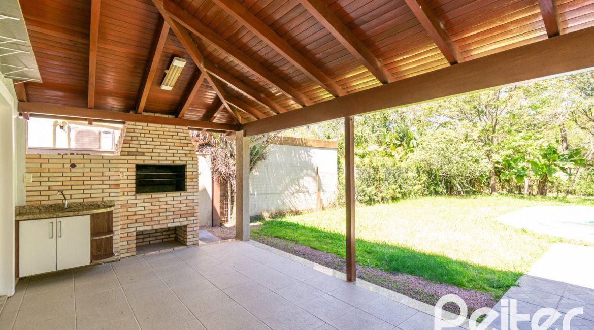 Casa em Condomínio à venda com 217m², 3 dormitórios, 1 suíte, 2 vagas, no bairro Terra Ville em Porto Alegre