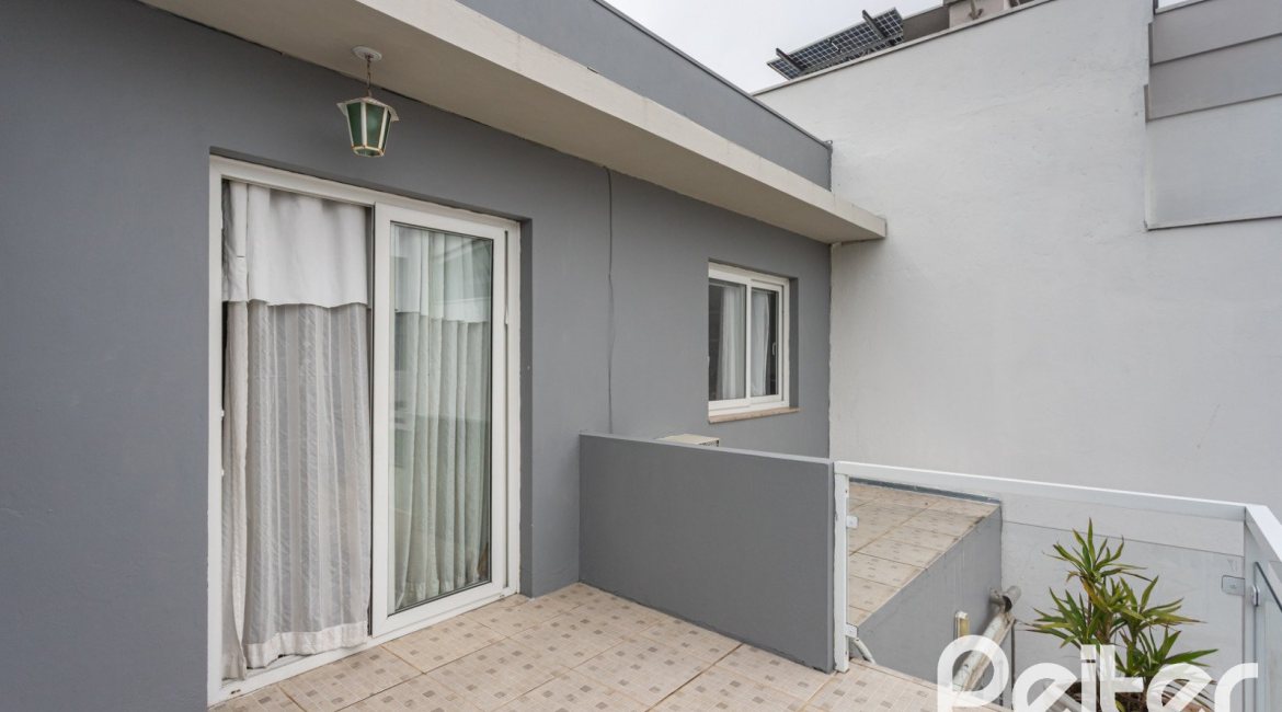 Casa em Condomínio à venda com 132m², 3 dormitórios, 1 suíte, 2 vagas, no bairro Vila Nova em PORTO ALEGRE