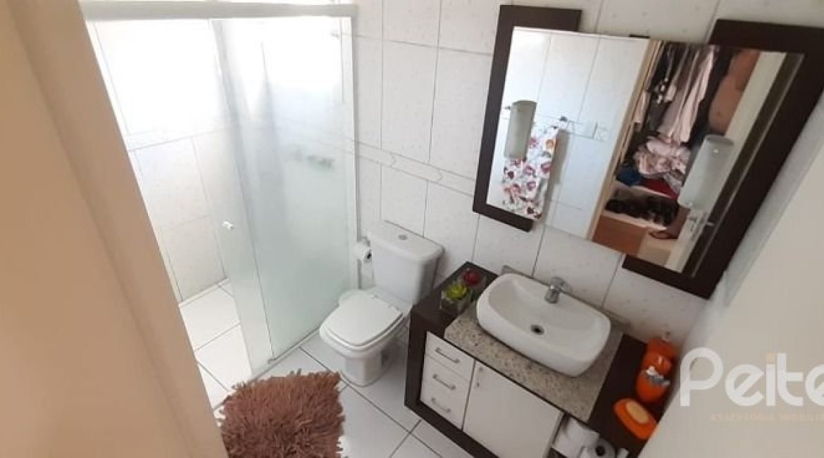 Casa em Condomínio à venda com 132m², 3 dormitórios, 1 suíte, 2 vagas, no bairro Vila Nova em PORTO ALEGRE