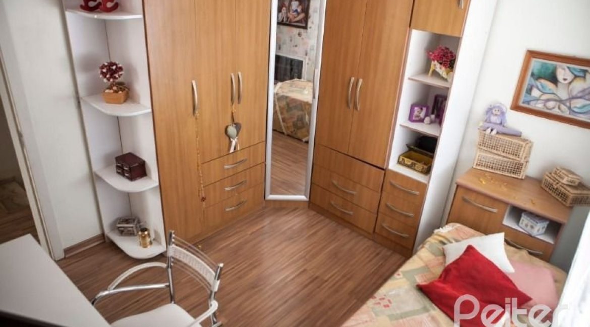 Casa em Condomínio à venda com 132m², 3 dormitórios, 1 suíte, 2 vagas, no bairro Vila Nova em PORTO ALEGRE