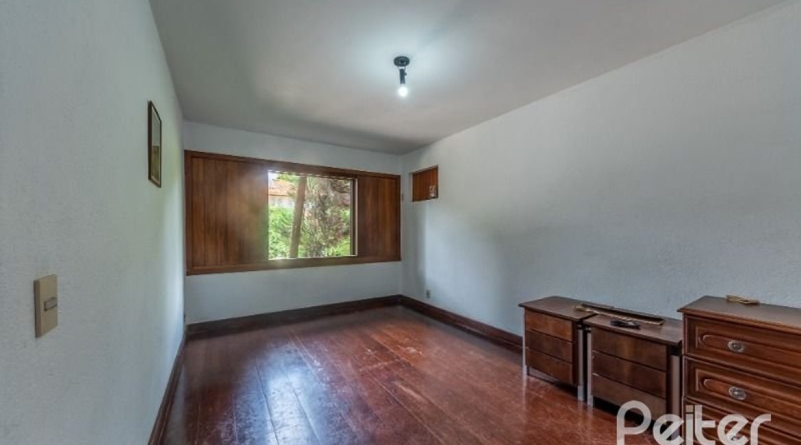 Casa em Condomínio à venda com 654m², 5 dormitórios, 5 suítes, 4 vagas, no bairro Cavalhada em PORTO ALEGRE