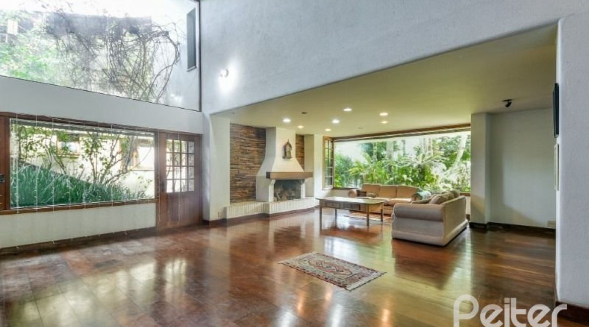 Casa em Condomínio à venda com 654m², 5 dormitórios, 5 suítes, 4 vagas, no bairro Cavalhada em PORTO ALEGRE