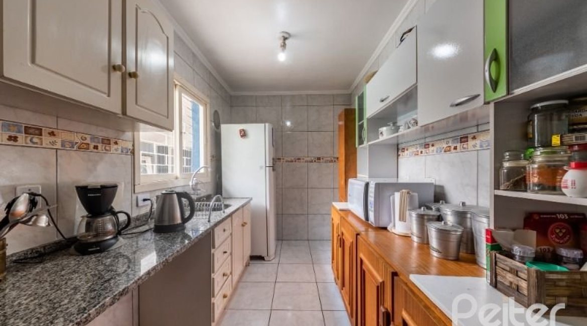 Casa à venda com 143m², 3 dormitórios, 2 suítes, 1 vaga, no bairro Ipanema em Porto Alegre