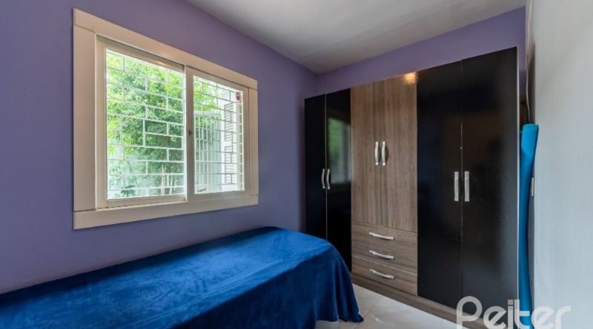 Casa à venda com 143m², 3 dormitórios, 2 suítes, 1 vaga, no bairro Ipanema em Porto Alegre