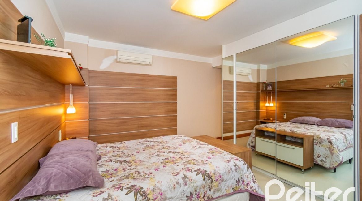 Apartamento à venda com 133m², 3 dormitórios, 1 suíte, 3 vagas, no bairro Tristeza em PORTO ALEGRE