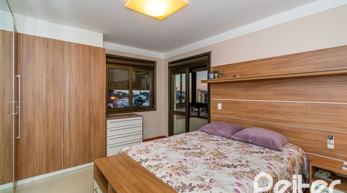 Apartamento à venda com 133m², 3 dormitórios, 1 suíte, 3 vagas, no bairro Tristeza em PORTO ALEGRE