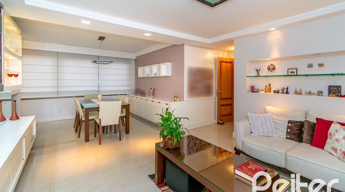 Apartamento à venda com 133m², 3 dormitórios, 1 suíte, 3 vagas, no bairro Tristeza em PORTO ALEGRE