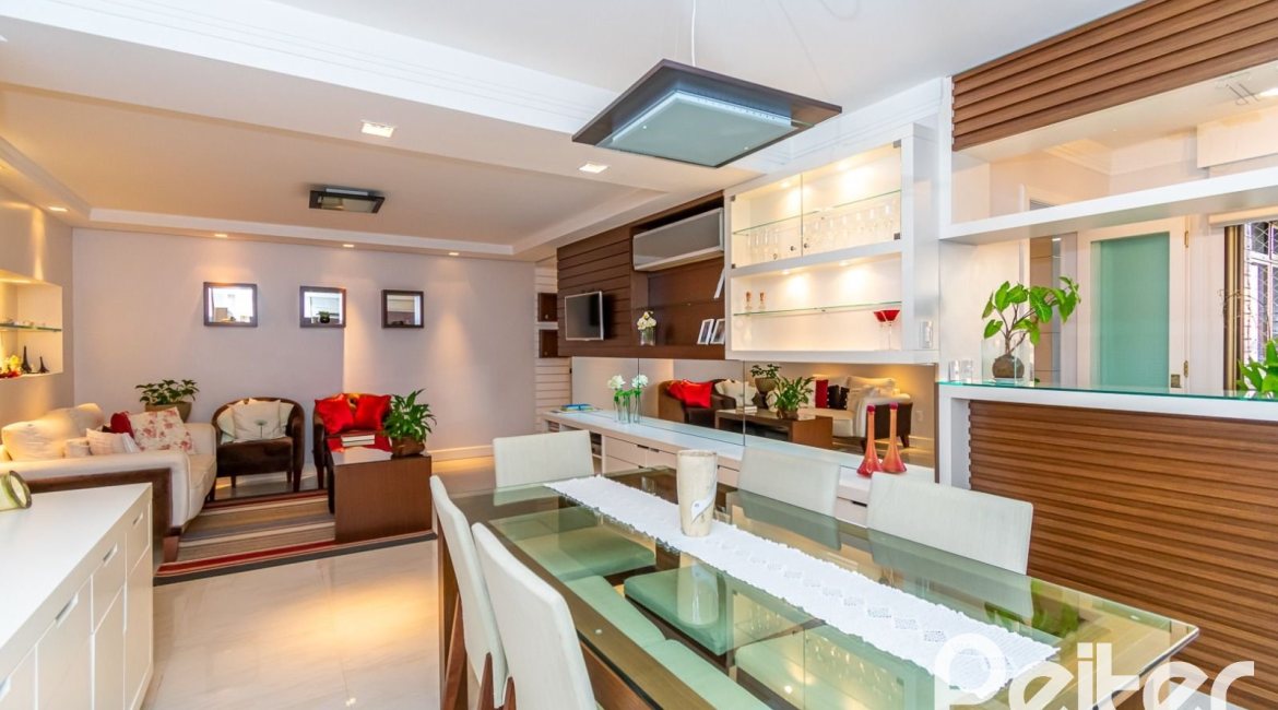 Apartamento à venda com 133m², 3 dormitórios, 1 suíte, 3 vagas, no bairro Tristeza em PORTO ALEGRE