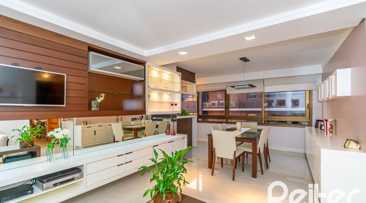 Apartamento à venda com 133m², 3 dormitórios, 1 suíte, 3 vagas, no bairro Tristeza em PORTO ALEGRE