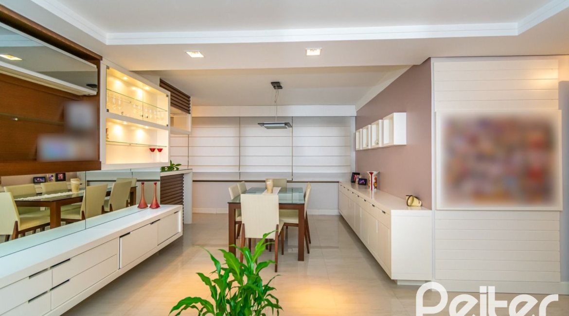 Apartamento à venda com 133m², 3 dormitórios, 1 suíte, 3 vagas, no bairro Tristeza em PORTO ALEGRE