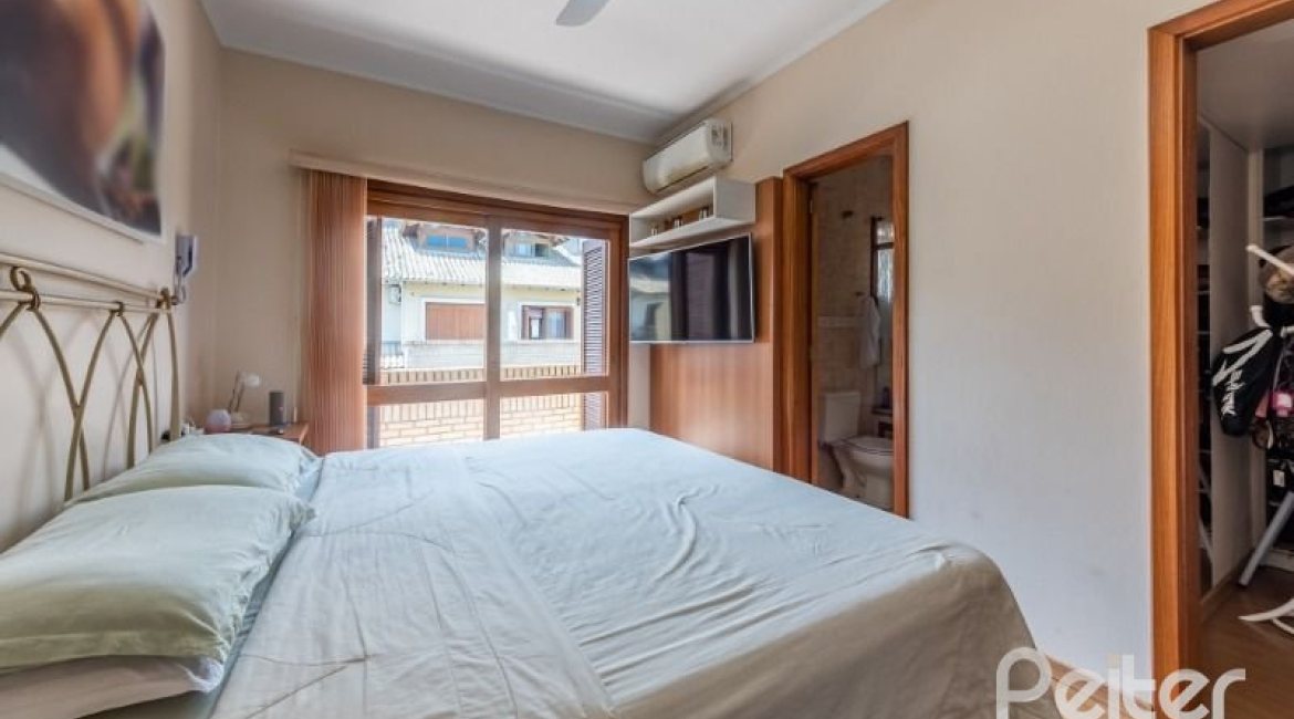 Casa em Condomínio à venda com 186m², 3 dormitórios, 1 suíte, 2 vagas, no bairro Ipanema em Porto Alegre